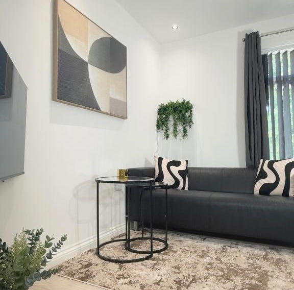 'The Luxury Snug' - A Charming Modern Luxury 2-Bed Flat with Parkview - Free Parking
