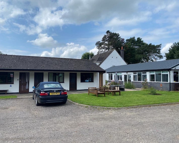 Pinewood Lodge
