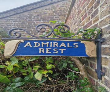 Host & Stay  Admiral's Rest