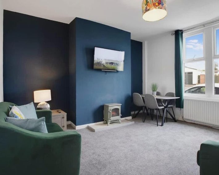 2 Bed Cottage with Garden & Stunning Field Views