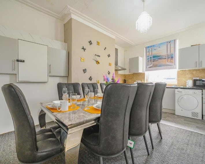 RE15CF - Comfortable Shared Bedroom in Beeston