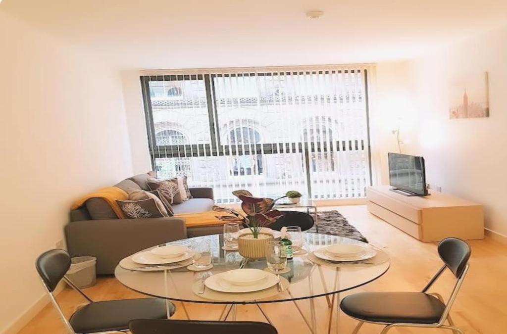 2 Bed Flat In Leeds City Centre