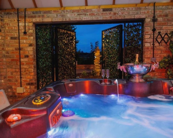 Lincoln Holiday Retreat View with Private Hot Tub