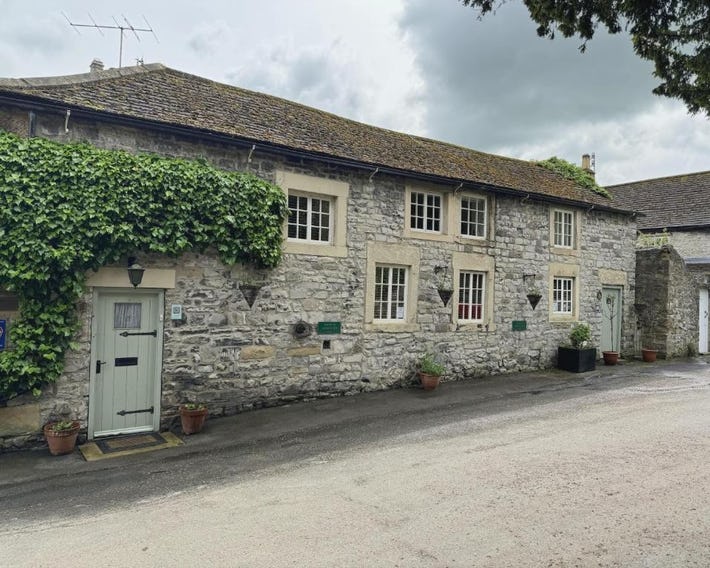 Beautiful cottage - 3 Bedrooms & 3 Bathrooms
