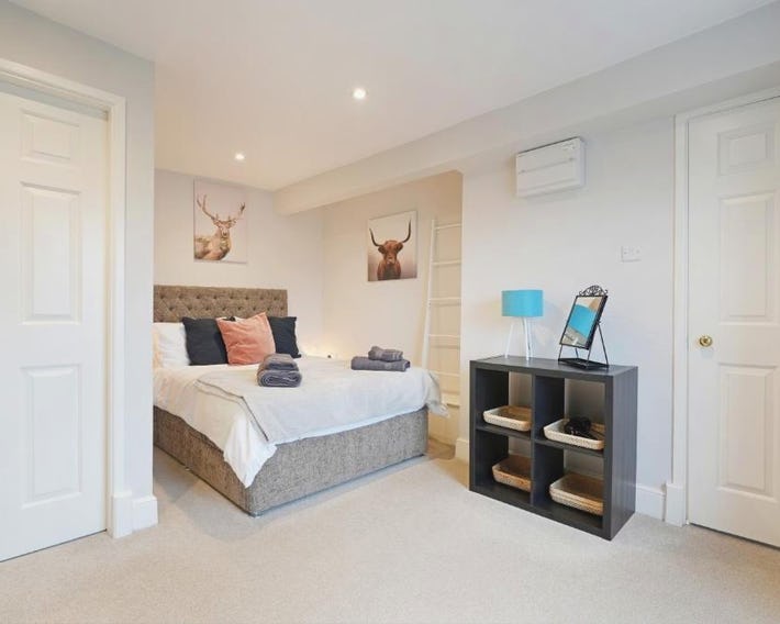 Stylish Bakewell apartment -walk to cafes and river