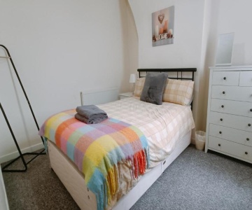Bright, Comfortable Home, Convenient For City Centre