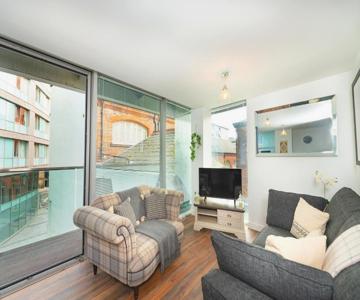 Free Parking Modern Balcony 2 Bed City Centre