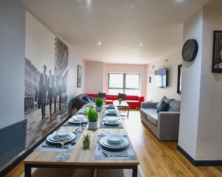 LENNON SUITE 4 Bedrooms, 4 Bathrooms
