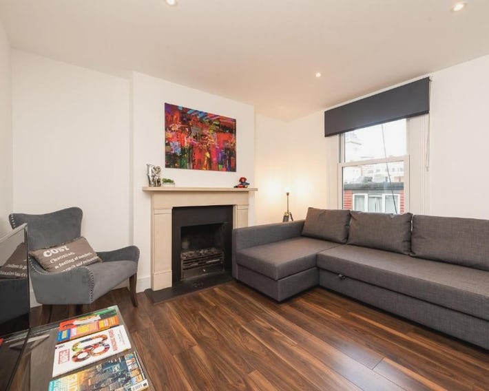 Parkside London Apartment (SS3)