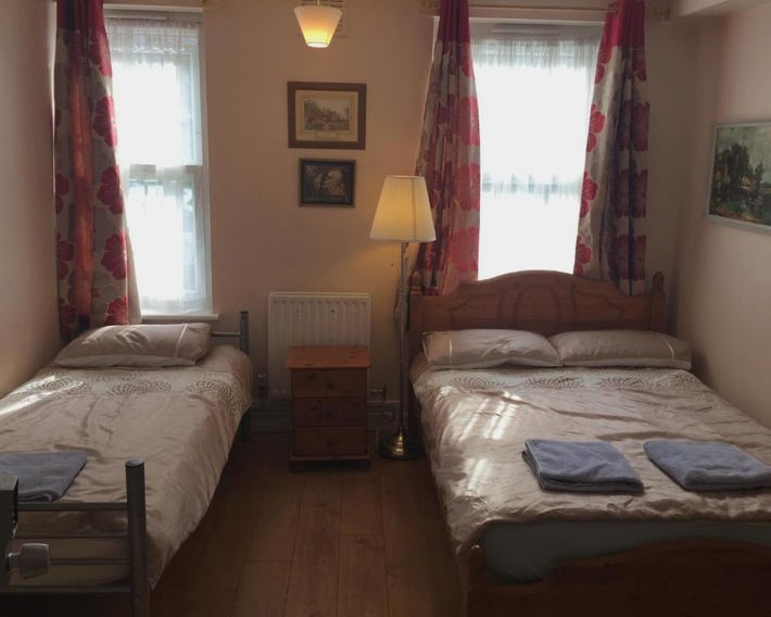 Central Greenwich guest rooms