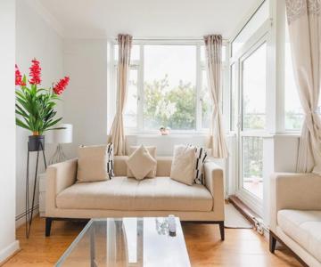Bright 3-Bedroom Flat Parking 4KTV & Balcony