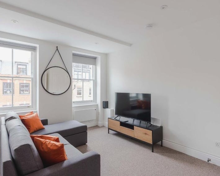 1-Bed Fitzrovia Flat - West End - Sleeps 4