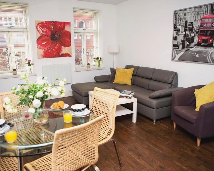 Apt 2, Trafalgar Square 2nd Floor by Indigo Flats