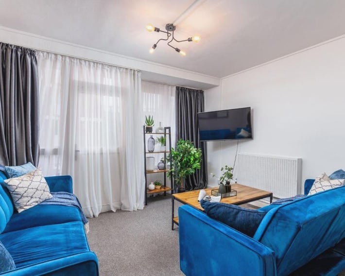 Spacious and Modern 4 Bed Apartment next to Borough Station