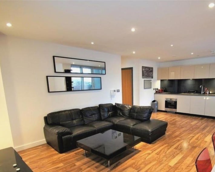 London Dockside Apartment