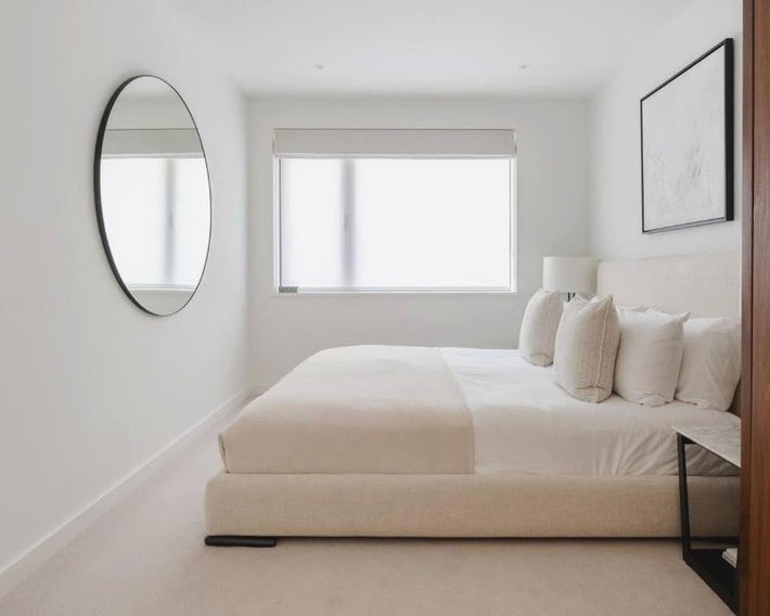 Luxury Central Mayfair Townhouse with AC 3BR 3BA