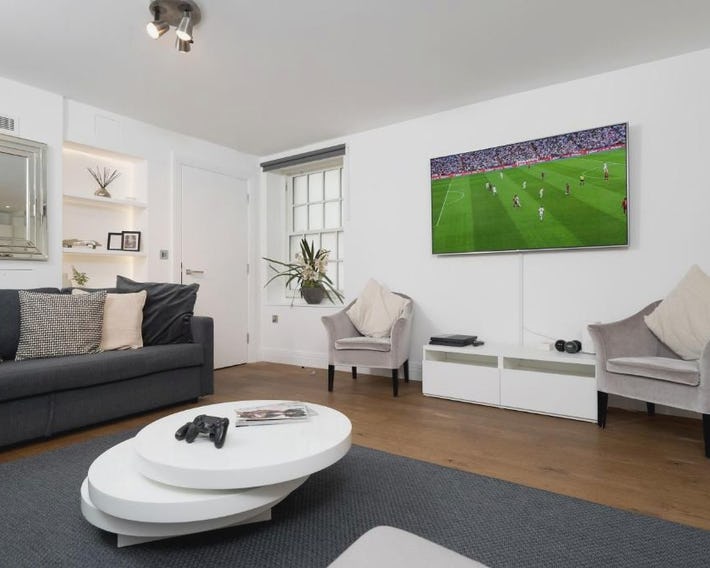 Aircon 2 Bedr, 3 Beds, 2 Bath Covent Garden, Subway