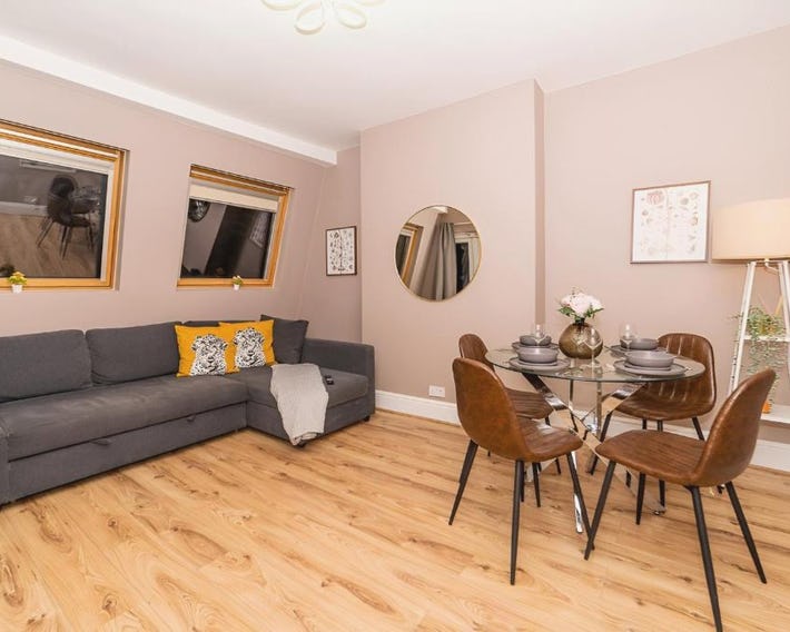 [Olympia-Museums-Kensington]London Apartment
