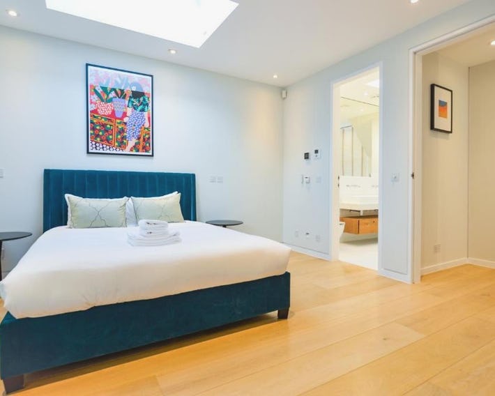 NoHo 132 Serviced Apartments