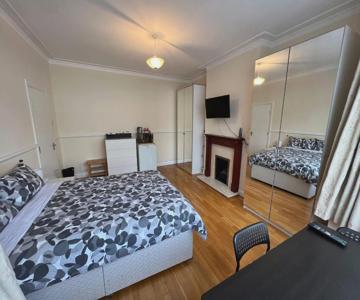 Gladstone Lodge