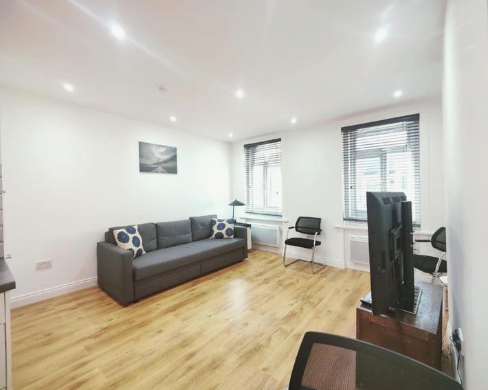 3 Bed Flat close to Liverpool st & Brick lane