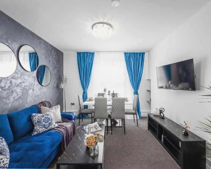 Cosy 4-Bedroom Apartment next to Borough