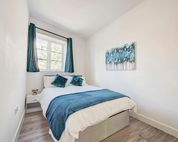 2 bedroom apartment with large rooms and Wi-Fi