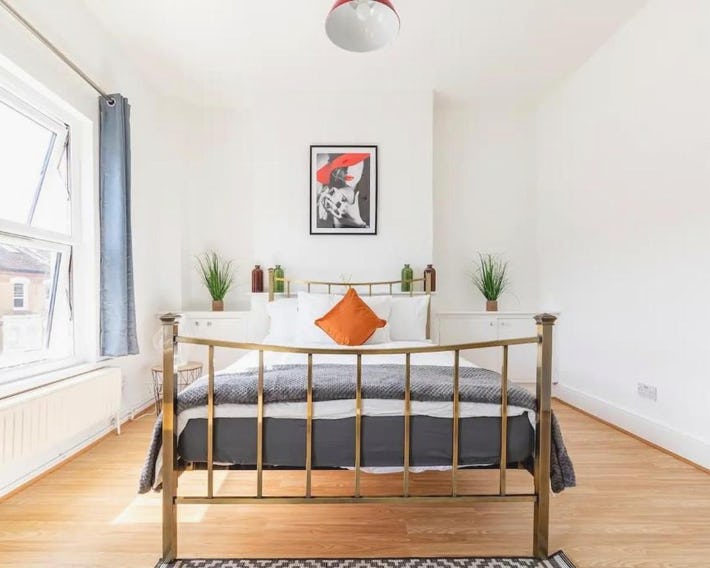 Large, Bright and Spacious 3 Bed Flat in London