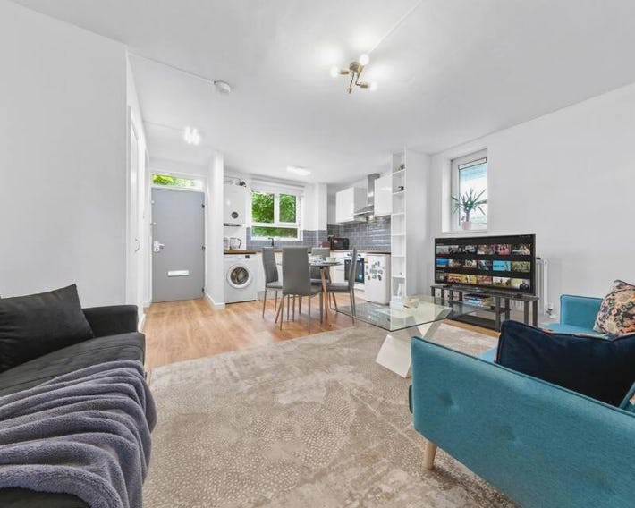 *Brand New 1 Bedroom Flat in Central London*