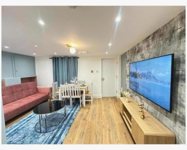 Star Street Apartment-FB