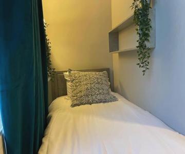 Single Bright Studio Flat In King's Cross