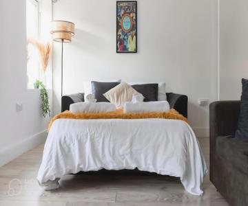 6 Sleeper Sanctuary In Bricklane