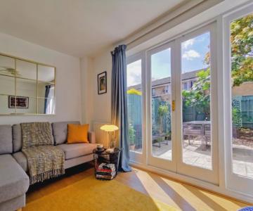 Kings Cross 4BR House - Garden & Free Parking