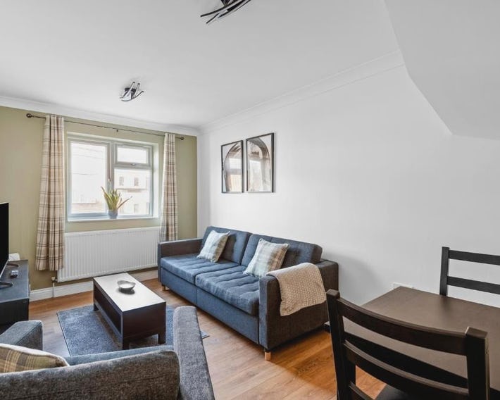 Cosy 2 Bedroom Flat in East Ham, Close to Excel