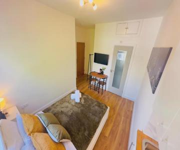 Zee homes W6