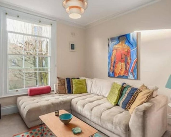 Lovely 2-bed flat next to Oval Cricket Ground