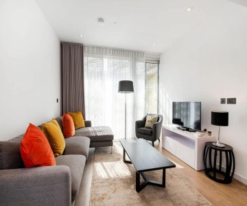 Modern 2 Bed Battersea Power Station