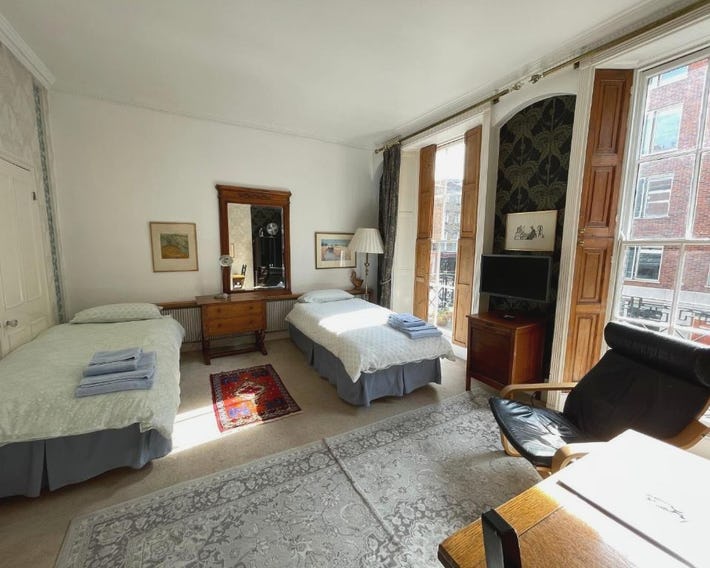 Cosy central London apartment 002