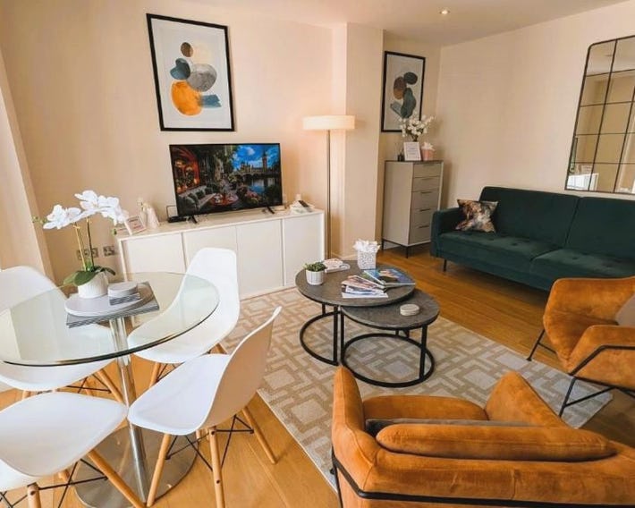 Westminster 1 bed apt with terrace and Air-Con