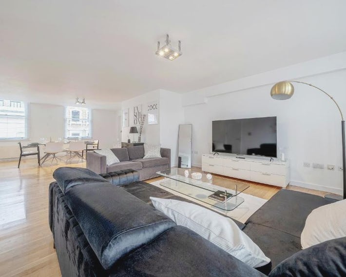Bond street Apartment Luxury and Spacious