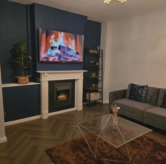 Contemporary & Spacious 1BD - Fireplace with Modern Comforts