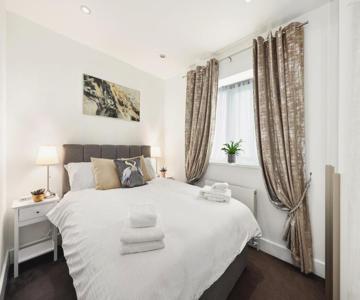 West End - Sleeps 5 - Amazing Location