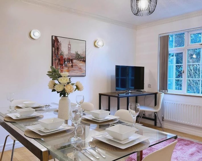 Three Bedroom House Near London Bridge