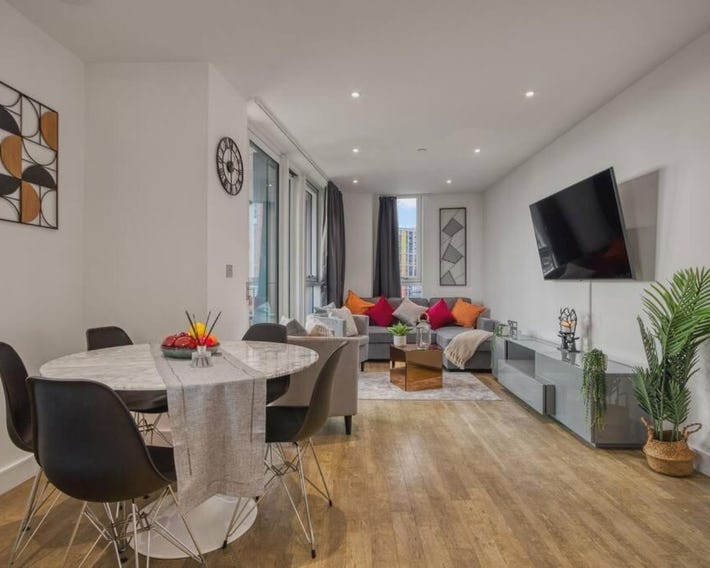 2 Bed & 2 Bath Next to Nine Elms Station - Zone 1