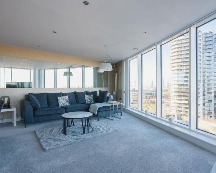 32 Ross Apartment, Canary Wharf Area
