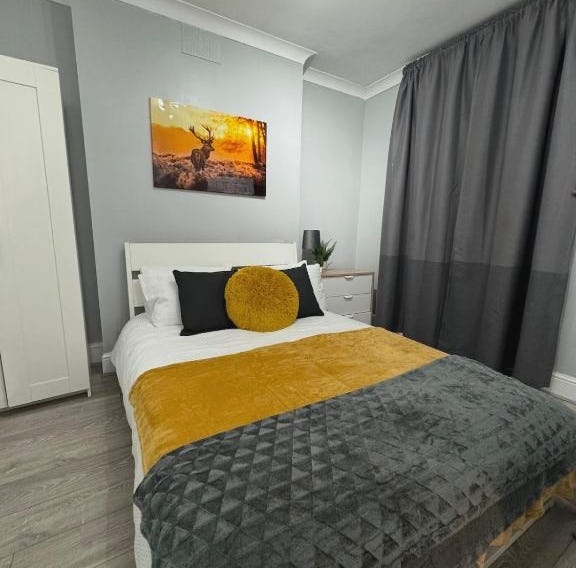 Stylish 2-Bed Garden Flat, 5 Mins to Brixton