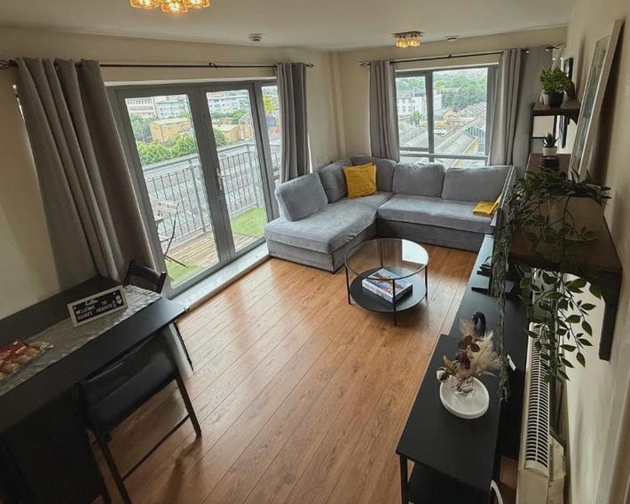 Sunset Heights Bright 2BR with City Views and Free Parking