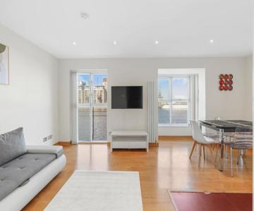 Lovely 2 Bedroom Apartment 5 Min Walk From Excel