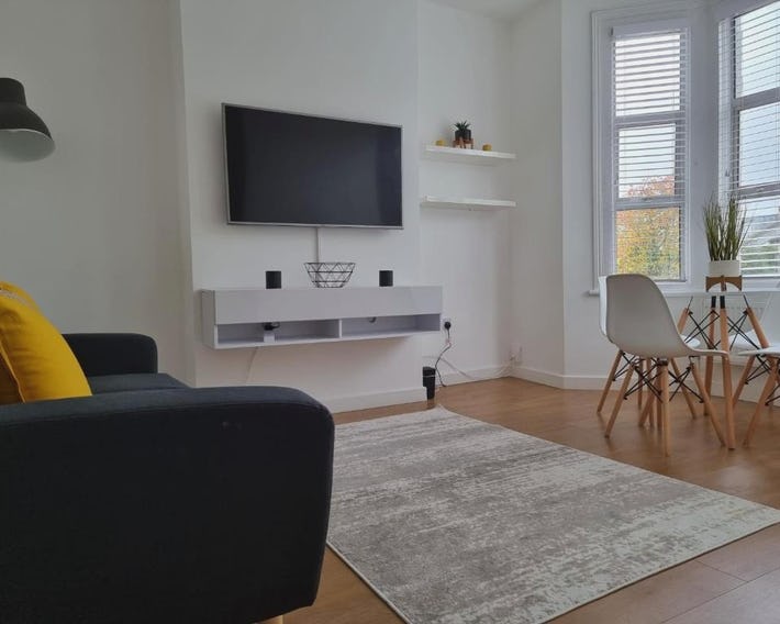 Bright East Dulwich Apartment