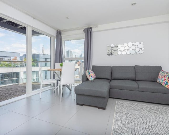 Old Street Gem - Modern Apartment